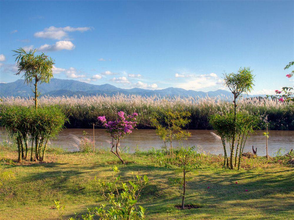 Maekok River Village Resort Mae Ai Exterior photo