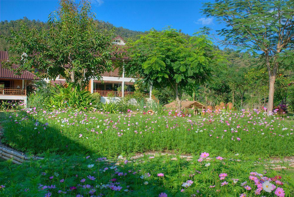 Maekok River Village Resort Mae Ai Exterior photo
