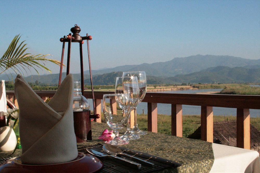 Maekok River Village Resort Mae Ai Exterior photo