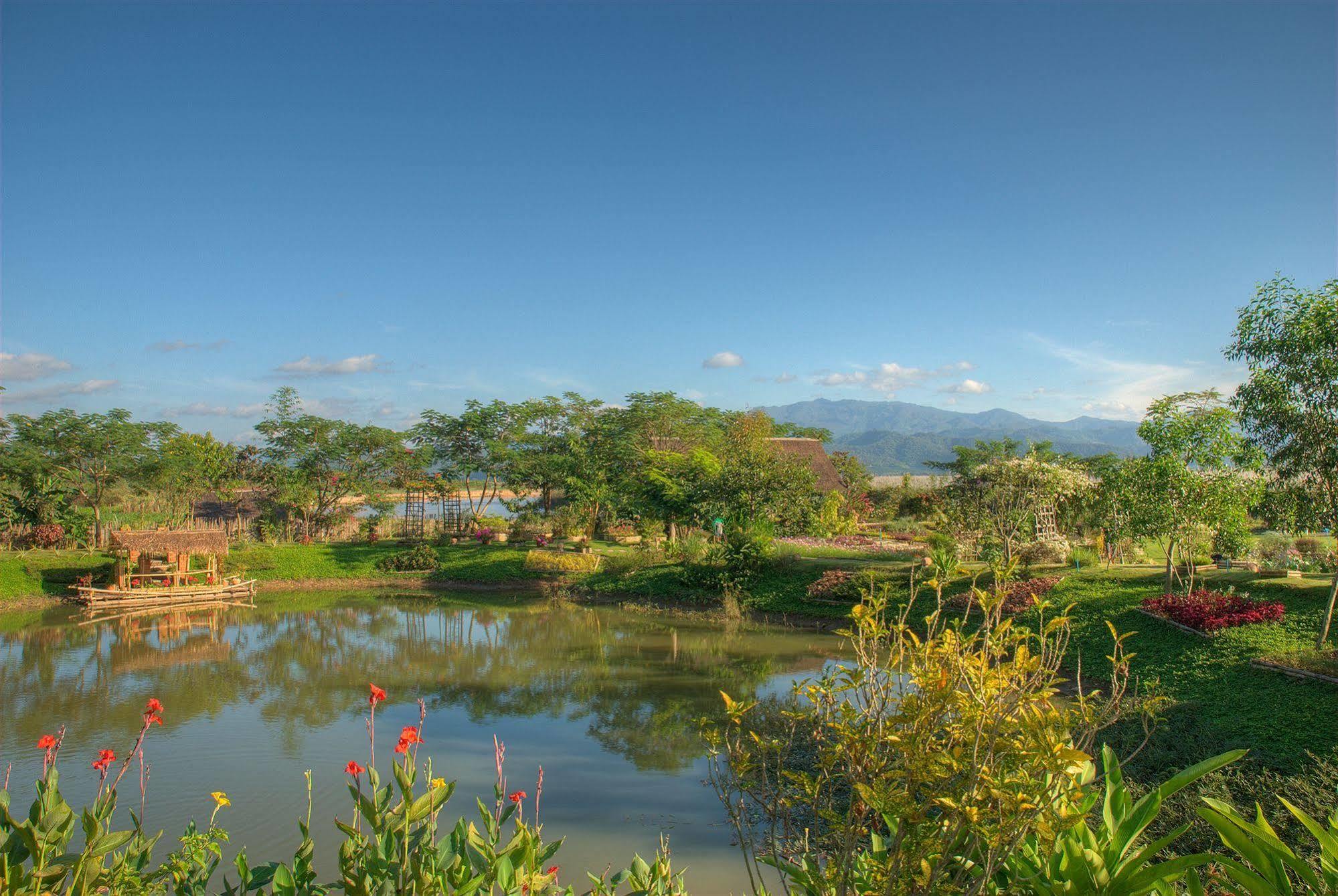 Maekok River Village Resort Mae Ai Exterior photo